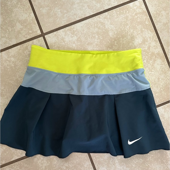 Nike Pants - Nike women’s dri-fit Skort